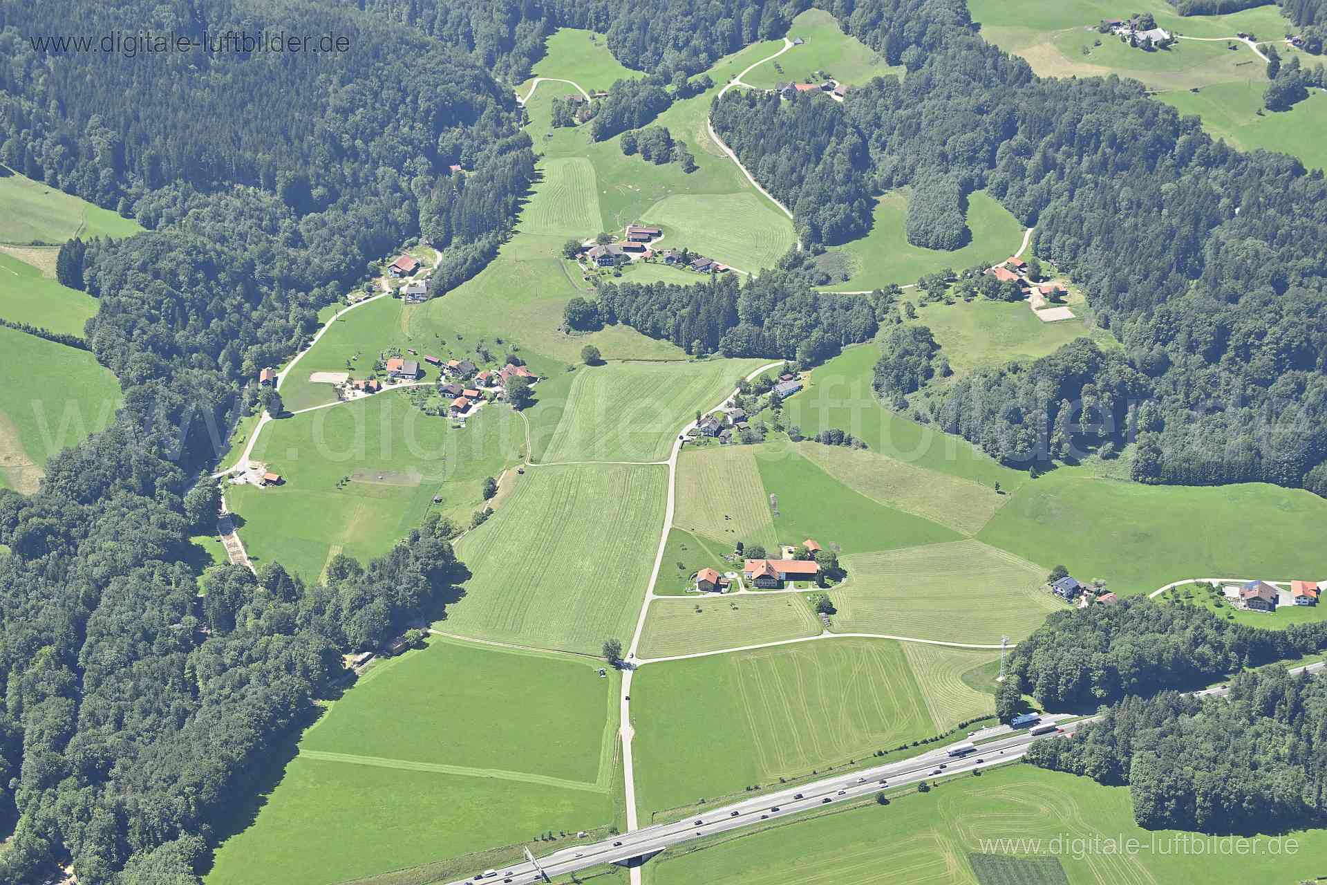 Luftaufnahme bei Traunstein in Traunstein | Oberbayern, Bayern