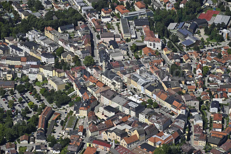 Luftaufnahme Stadtplatz Traunstein in Traunstein | Oberbayern, Bayern