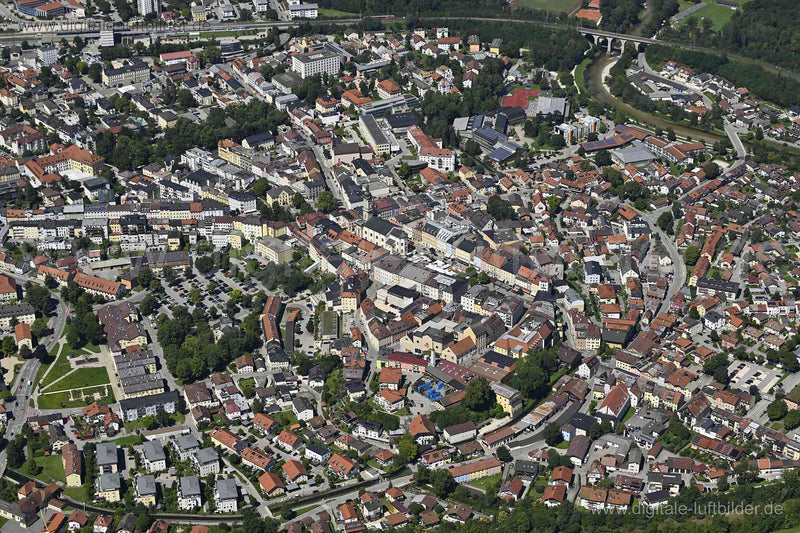 Luftaufnahme Stadtplatz Traunstein in Traunstein | Oberbayern, Bayern