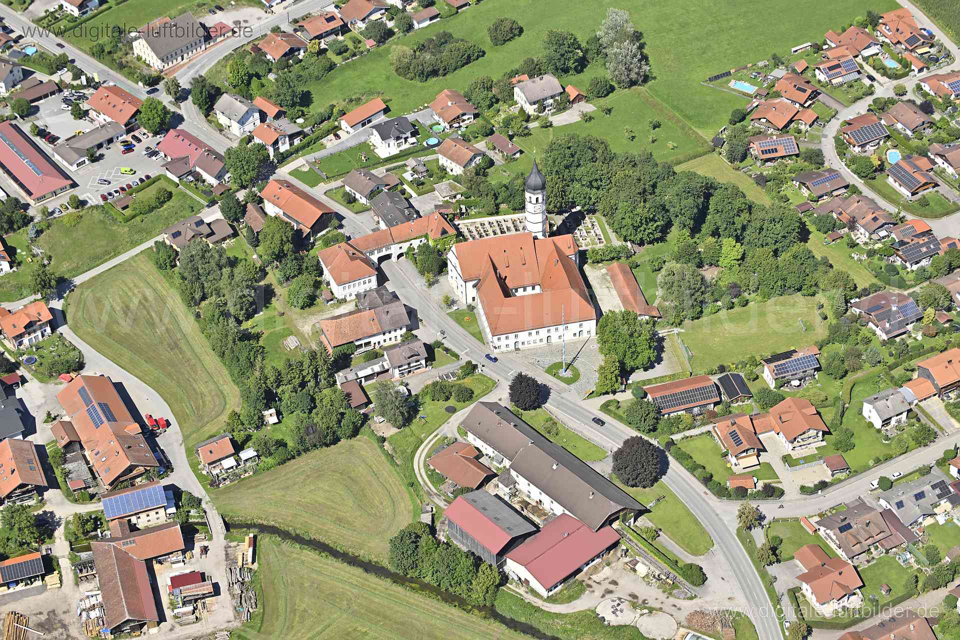 Luftaufnahme Beyharting in Tuntenhausen | Oberbayern, Bayern