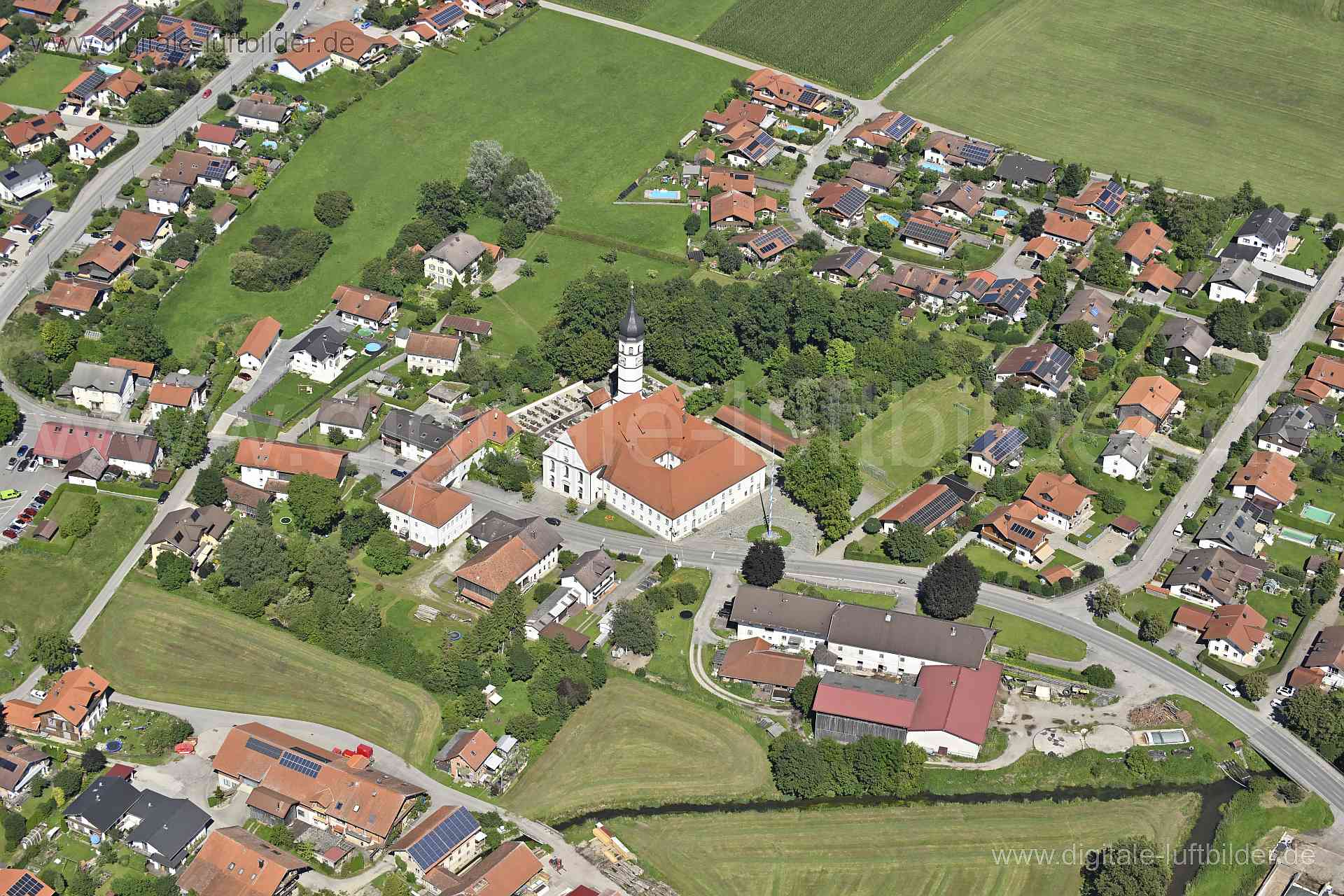 Luftaufnahme Beyharting in Tuntenhausen | Oberbayern, Bayern