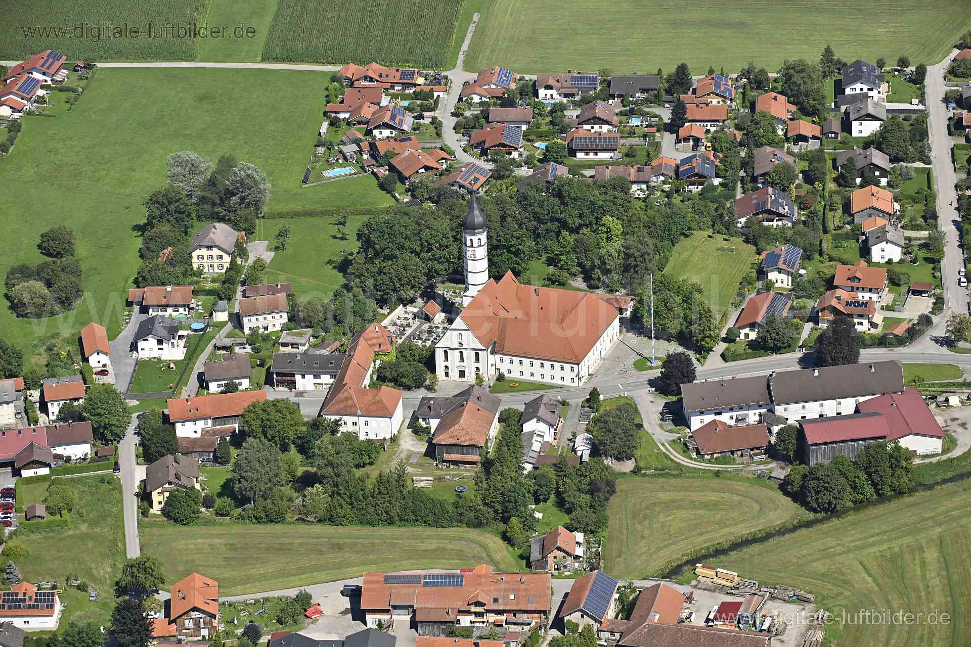 Luftaufnahme Beyharting in Tuntenhausen | Oberbayern, Bayern