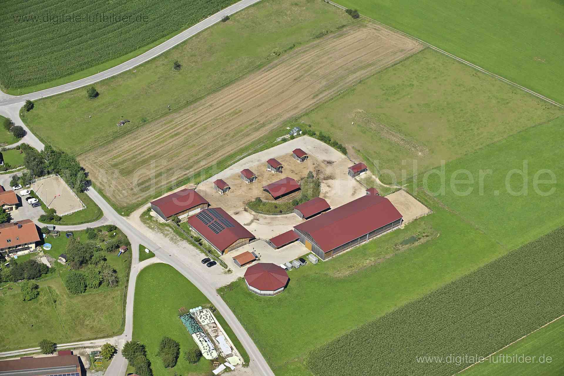 Luftaufnahme Innerthann Reithof in Tuntenhausen | Oberbayern, Bayern
