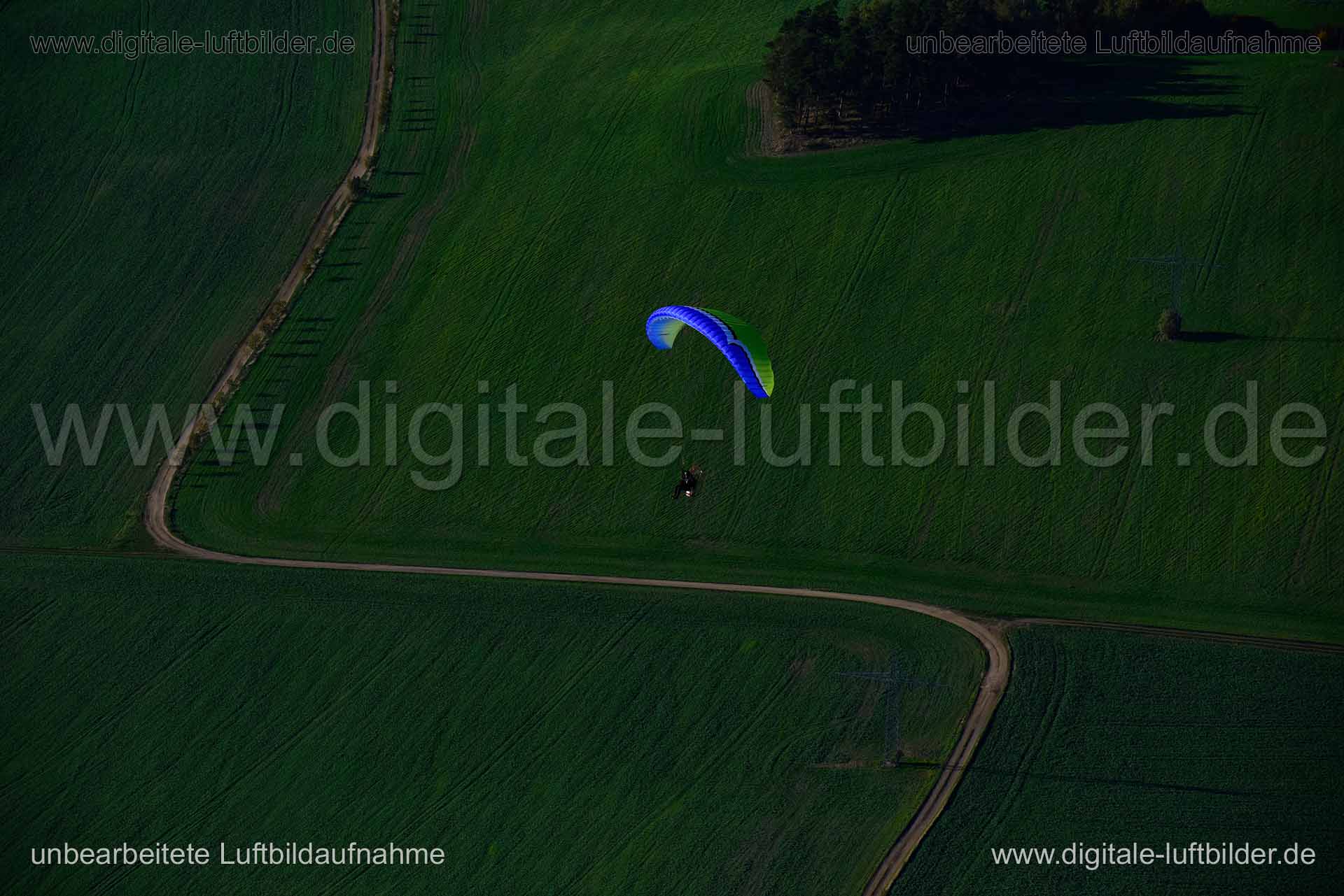 Luftaufnahme Gleitschirmflieger in unbekannt | Thüringen, Thüringen