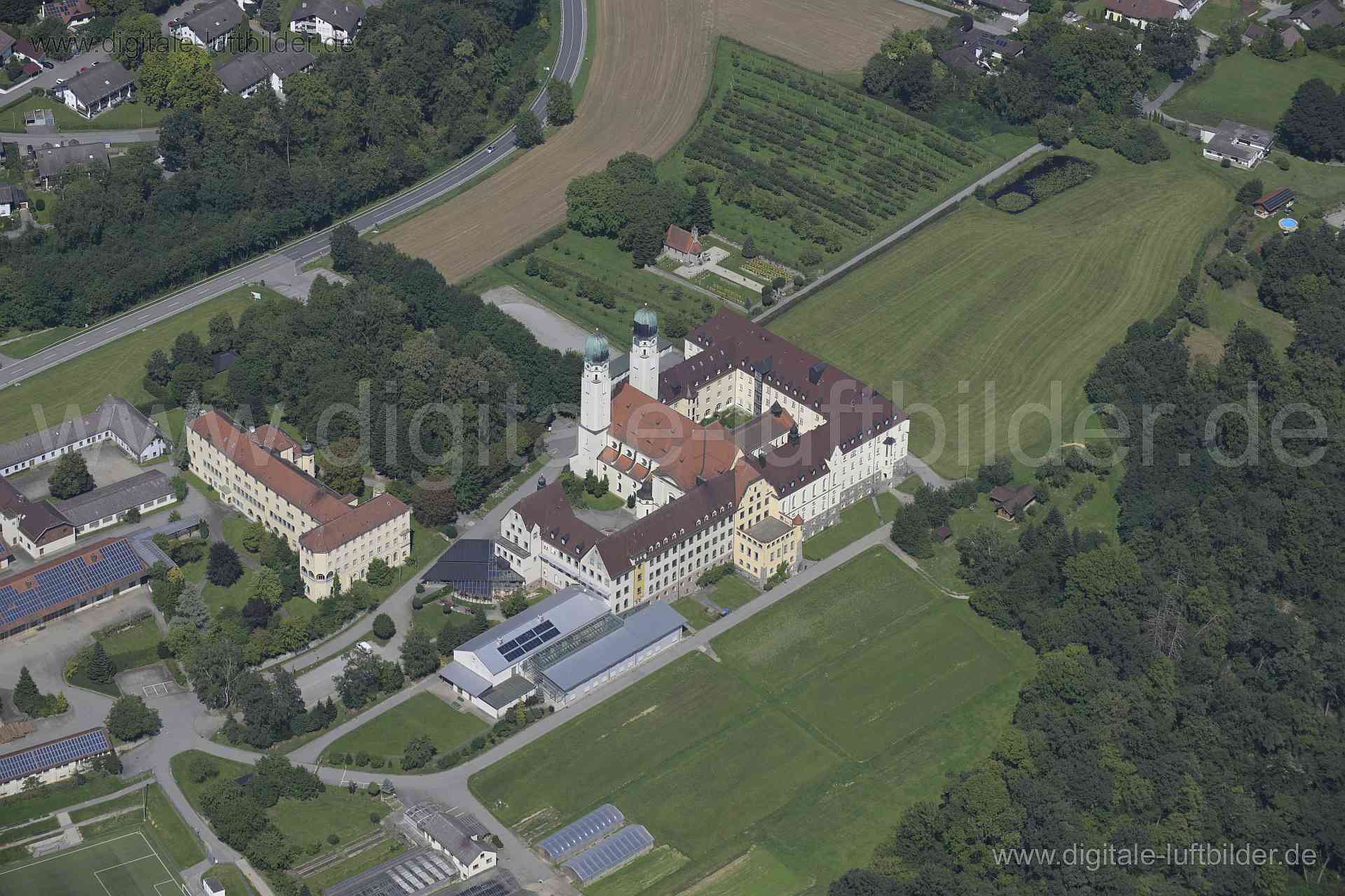 Luftaufnahme Abtei Schweiklberg in Vilshofen | Niederbayern, Bayern