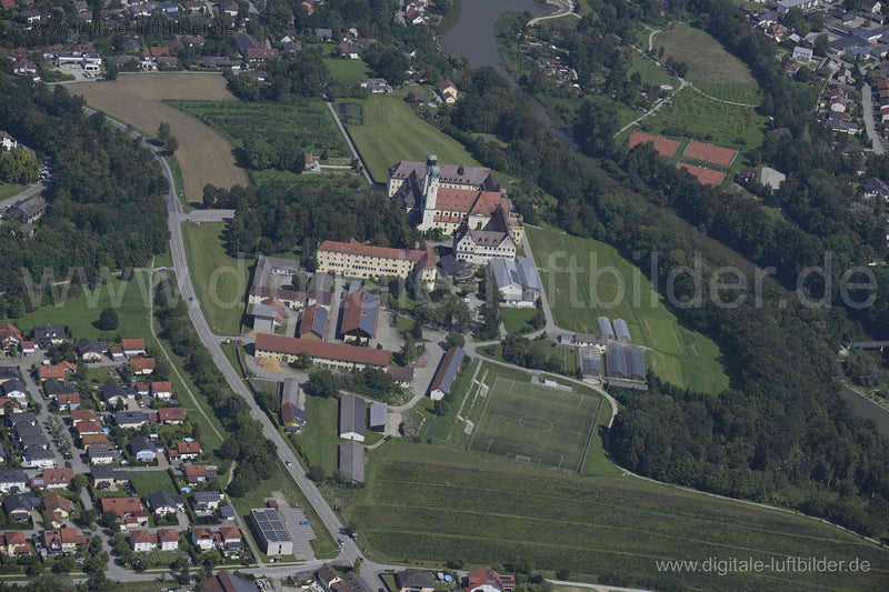 Luftaufnahme Abtei Schweiklberg in Vilshofen | Niederbayern, Bayern
