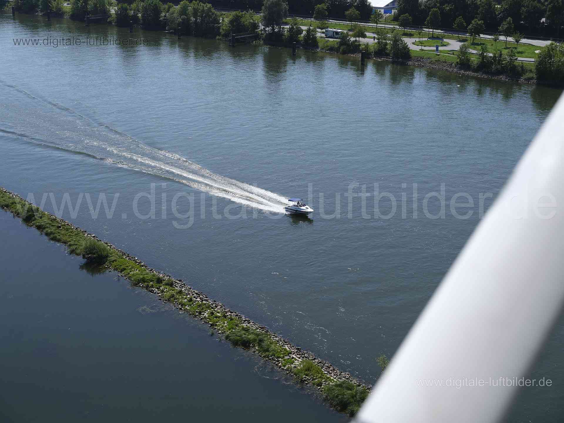 Luftaufnahme Donau in Vilshofen | Niederbayern, Bayern