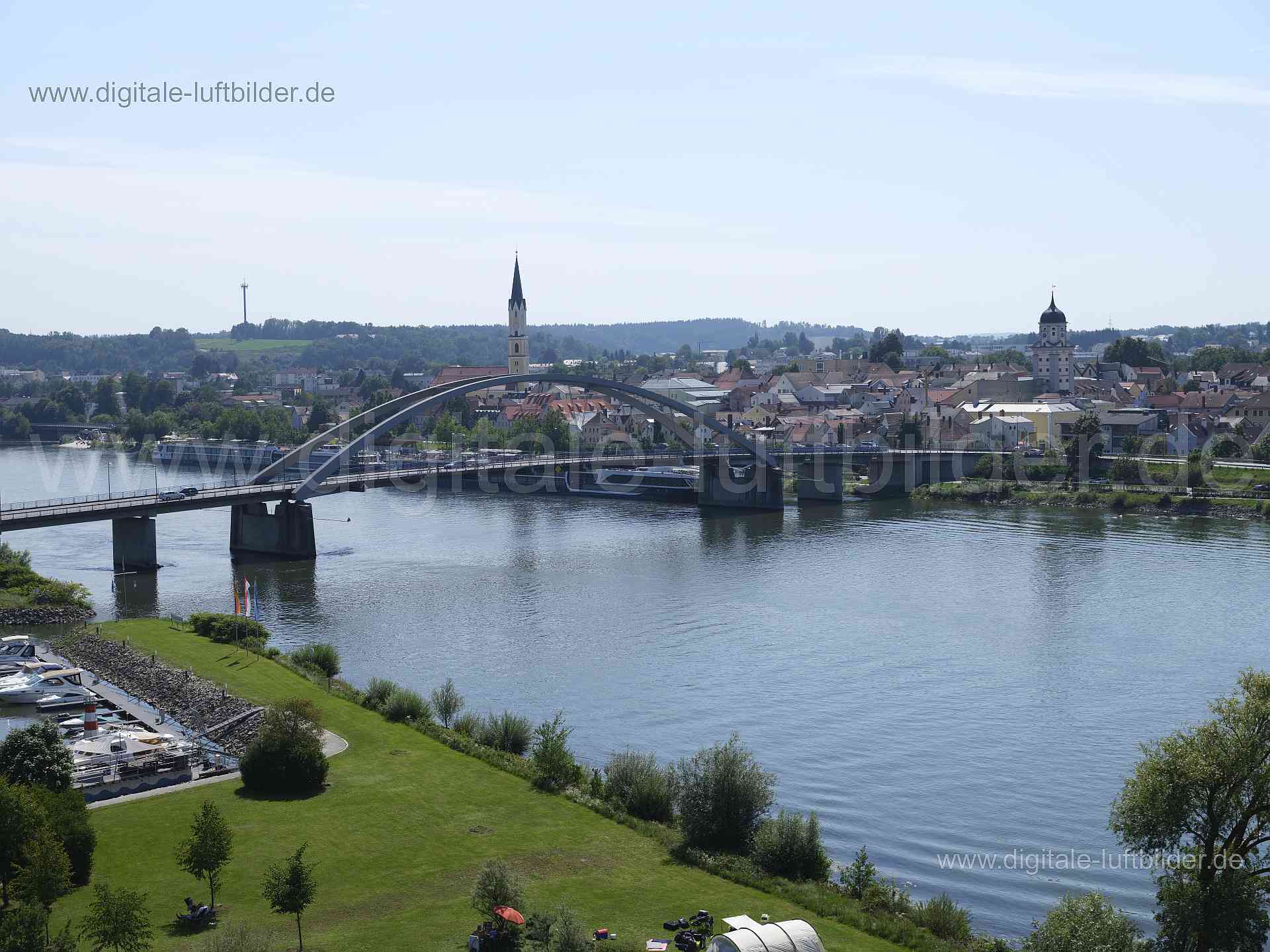 Luftaufnahme Marienbrücke Vilshofen in Vilshofen | Niederbayern, Bayern
