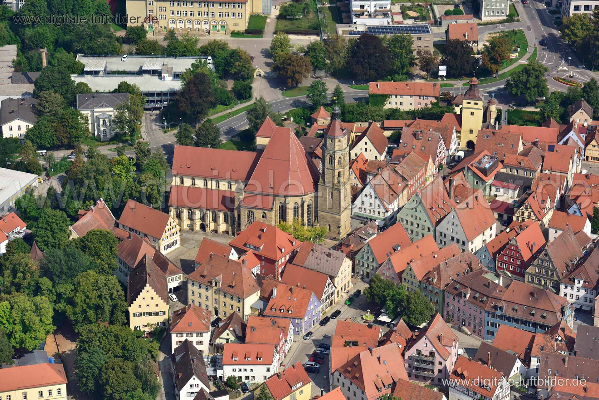 Luftaufnahme Kirche St. Andreas in Weißenburg | Mittelfranken, Bayern
