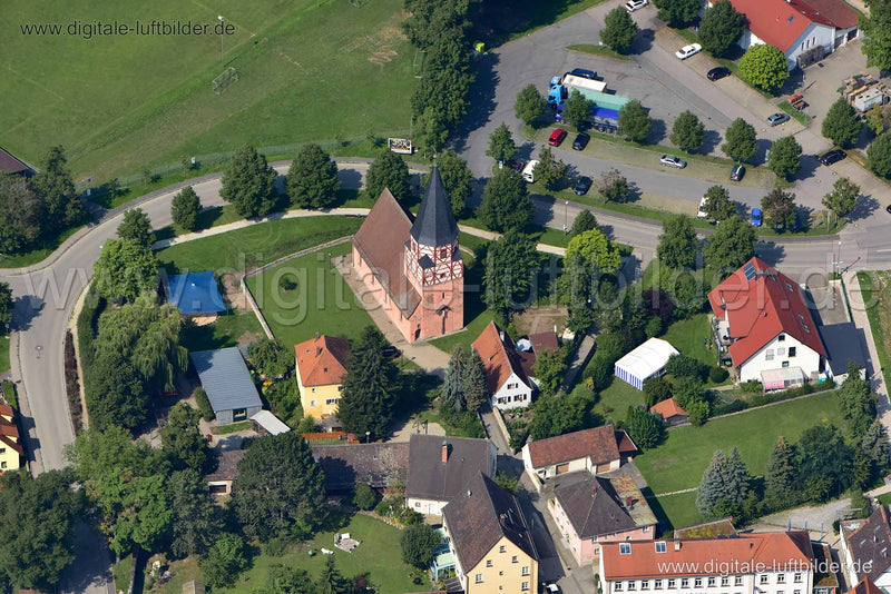 Luftaufnahme Pfarrkirche Allerheiligen in Wendelstein | Mittelfranken, Bayern