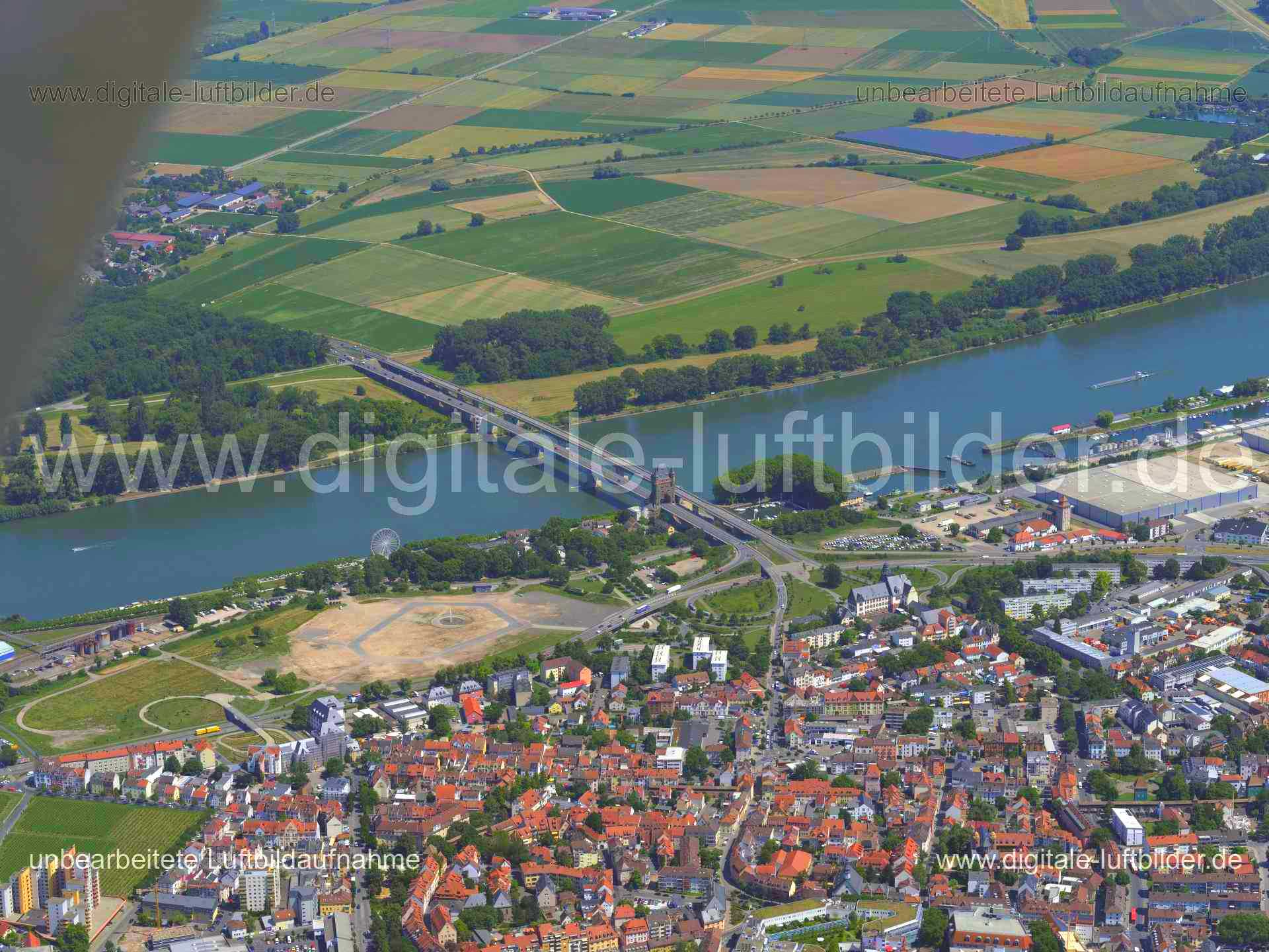 Luftaufnahme Neue Nibelungenbrücke in Worms in Worms | Worms, Rheinland-Pfalz