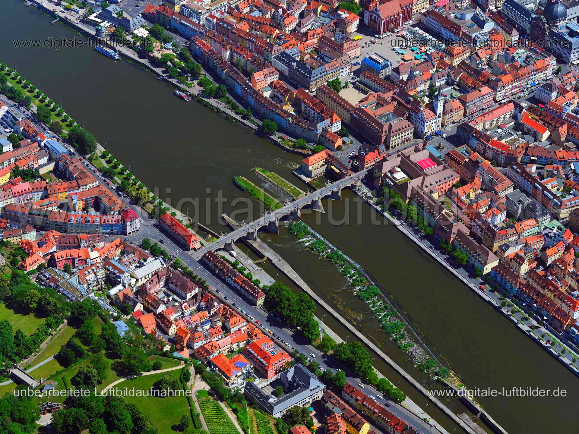Luftaufnahme Alte Mainbrücke in Würzburg | Unterfranken, Bayern